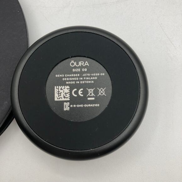 Oura Ring Gen 3 Horizon Silver 9 Worn 2 Wks Works Perfectly looks Great! - Picture 2 of 5